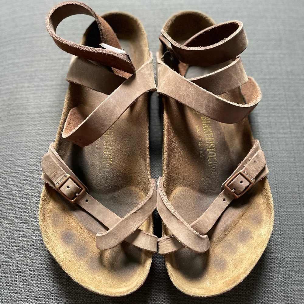 Birkenstock Yara strapped sandal size 9 (40 EU)